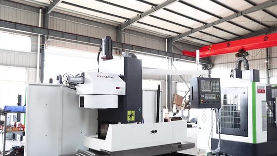 Precio vertical del centro de mecanización del CNC de 4 ejes de la fresadora XK7132/XH7132 del CNC del metal de China